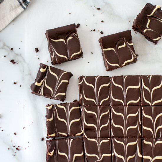 Eggless Chocolate Ganache Brownies - Recipe photo by mimibakesphotos