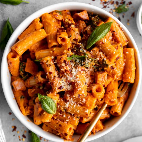 Spicy Vodka Ham Pasta - Recipe photo by Jar Of Lemons