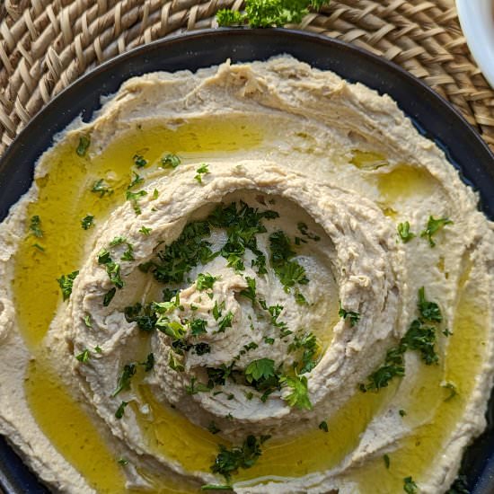 Butter Bean Hummus - Recipe photo by www.jamilghar.com