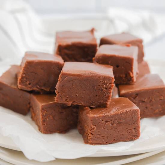 2 Ingredient Fudge - Recipe photo by The Diary of a Real Housewife