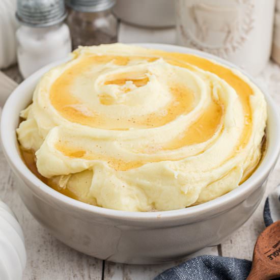 Amish Mashed Potatoes - Recipe photo by thecaglediaries