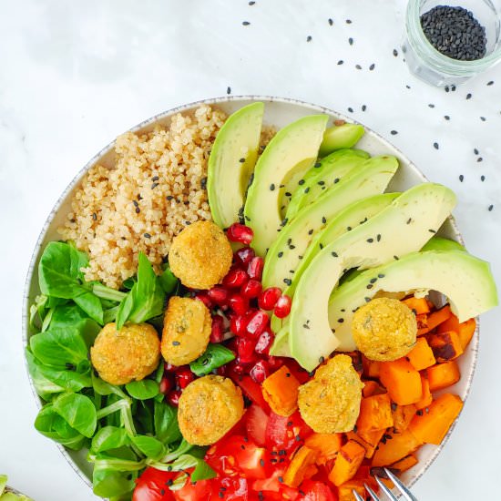 Bunte Falafel-Quinoa-Bowl - Recipe photo by Fitlosophy