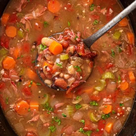 Crockpot 15 Bean Soup - Recipe photo by familyfreshmeals