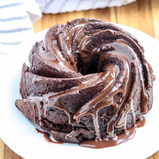 Air Fryer Cake - Recipe photo by the food blog