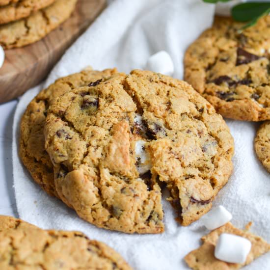 Vegan Smores Cookies - Recipe photo by earthly provisions