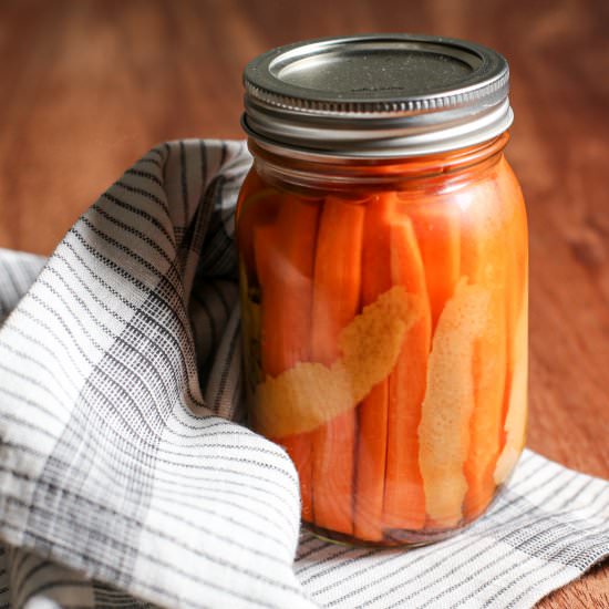 Whole30 Spicy Pickled Carrots - Recipe photo by theproducepack