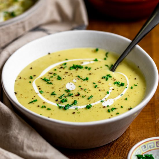 Vegan Leek & Potato Soup - Recipe photo by Cooking With Camilla