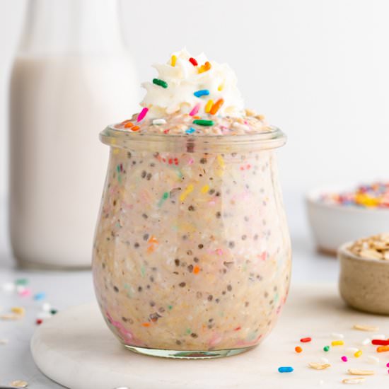 Birthday Cake Overnight Oats - Recipe photo by purelykaylie