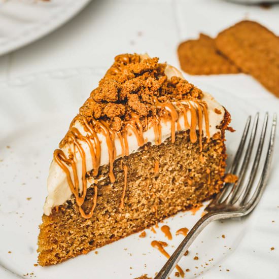 Cookie Butter Biscoff Cake - Recipe photo by Sweetly Cakes