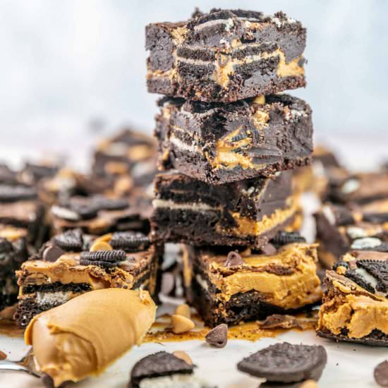 Peanut Butter Oreo Brownies - Recipe photo by bunsenburnerbakery