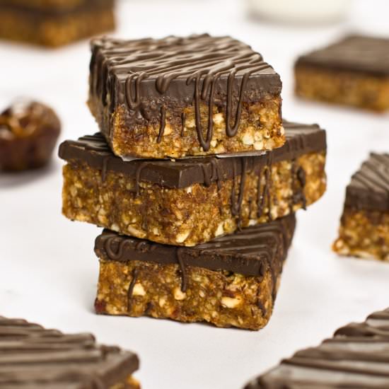 No Bake Chocolate Date Nut Bars - Recipe photo by veganonboard