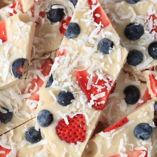 Vegan Frozen Yogurt Bark - Recipe photo by My Life After Dairy