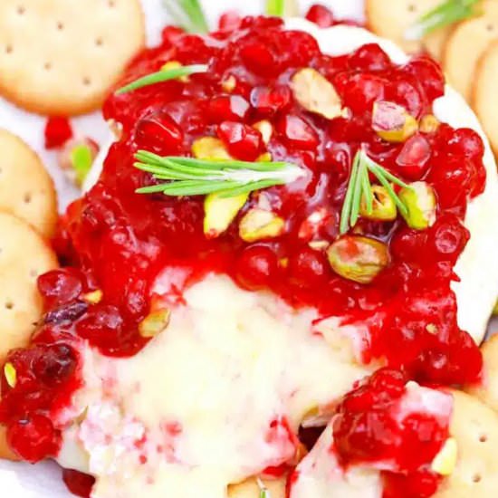 Cranberry Baked Brie - Recipe photo by 30minutesmeals