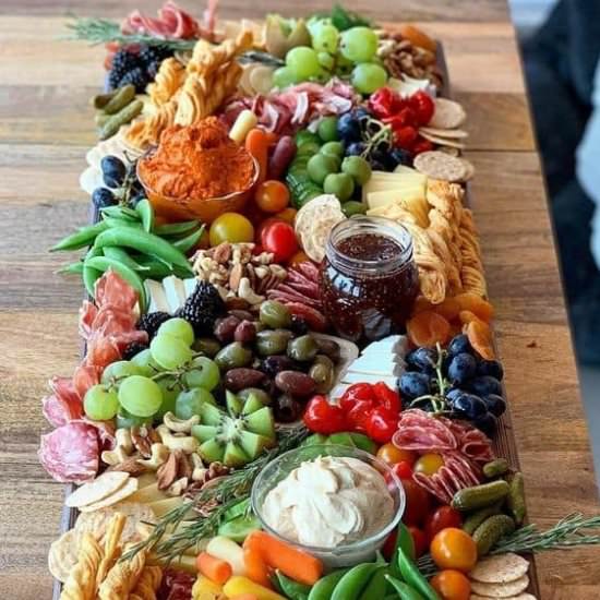 HOW TO MAKE A GRAZING BOARD - Recipe photo by SeventhDimension
