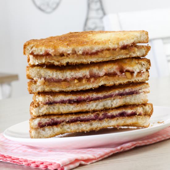 air fryer peanut butter and jelly - Recipe photo by mindyscookingobsession