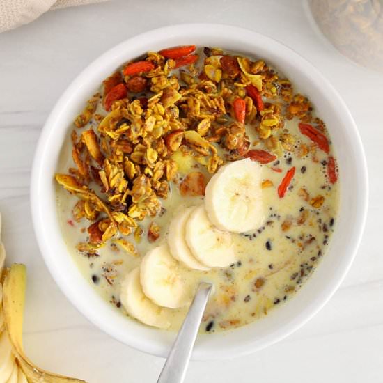 Superfood Turmeric Granola - Recipe photo by plantbasedjess