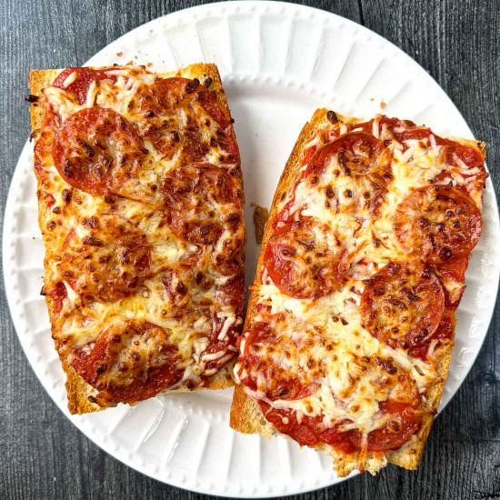 Easy Air Fryer French Bread Pizza - Recipe photo by MyLifeCookbook