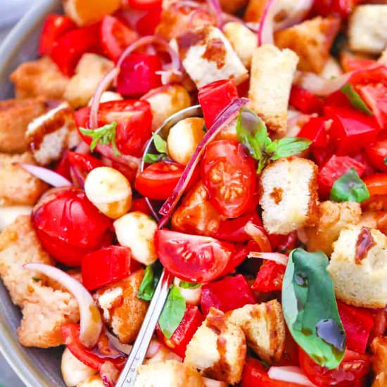 Panzanella Salad - Recipe photo by 30minutesmeals