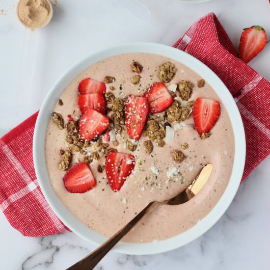 Strawberry Smoothie Bowl - Recipe photo by cheerfulchoices