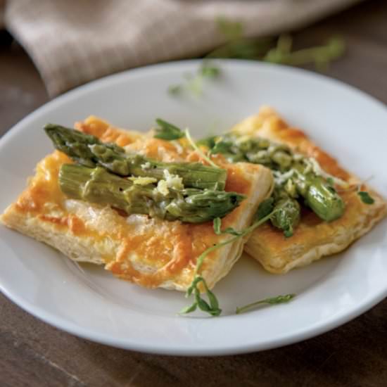 Asparagus Gruyere Puff Pastry Bites - Recipe photo by farmflavor