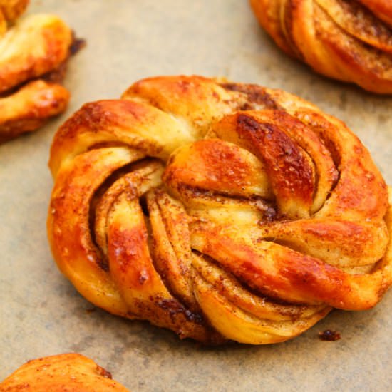 Swedish Cinnamon Buns - Recipe photo by Paromita Mandal