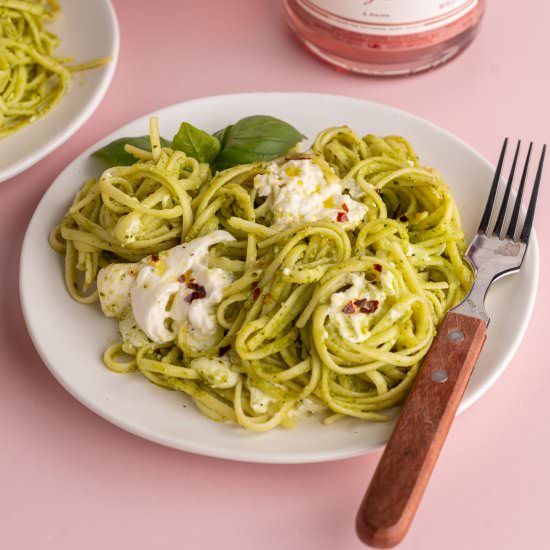 5-Ingredient Burrata Pesto Pasta - Recipe photo by marleysmenu