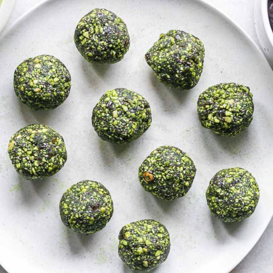 Green Matcha Energy Balls - Recipe photo by forkintheroad