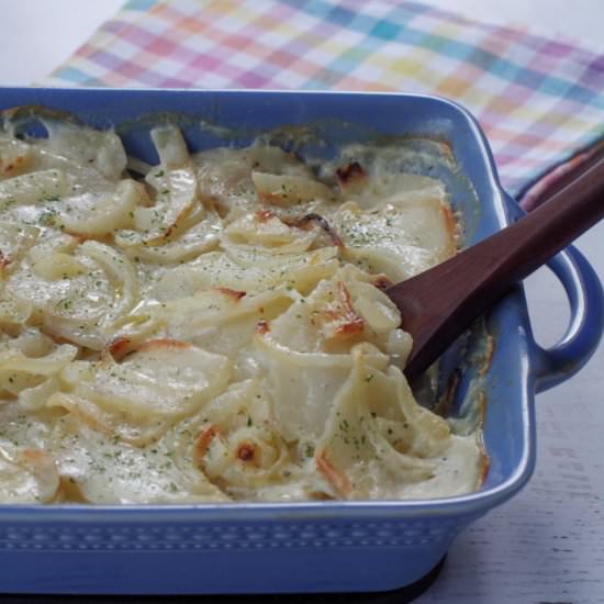 Old Fashioned Scalloped Potatoes - Recipe photo by Food Meanderings