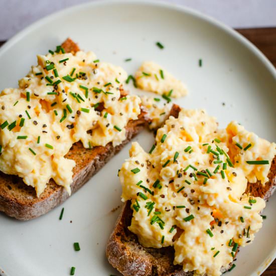 scrambled eggs – gordon ramsay - Recipe photo by tiffinandteaofficial