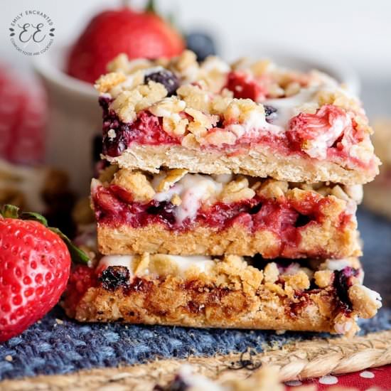 Mixed Berry Oatmeal Bars - Recipe photo by emilyenchanted