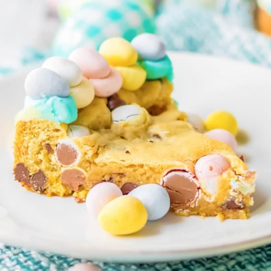 Easter Mini Eggs Cookie Cake - Recipe photo by OnMyKidsPlate