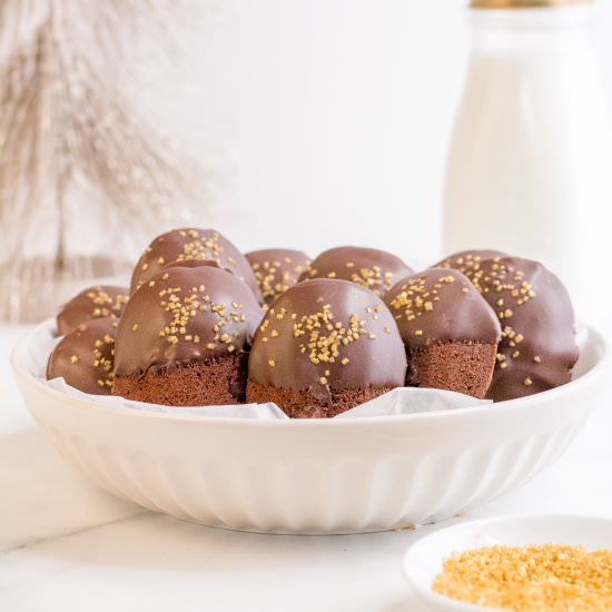 Chocolate Madeleines - Recipe photo by mapleandthyme
