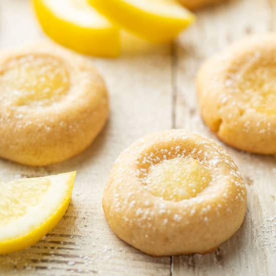 Vegan Lemon Curd Cookies - Recipe photo by Connoisseurus Veg