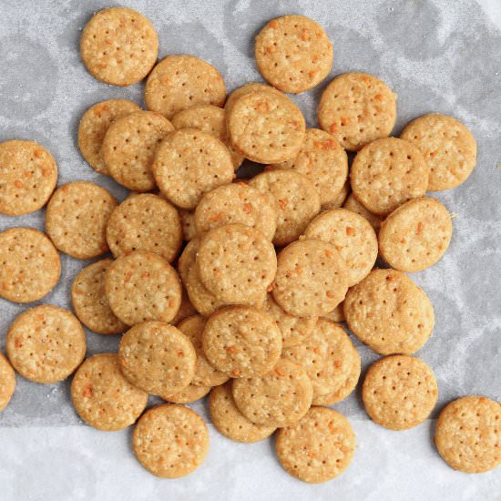 Gluten Free Cheese Crackers - Recipe photo by glutenfreealchemist