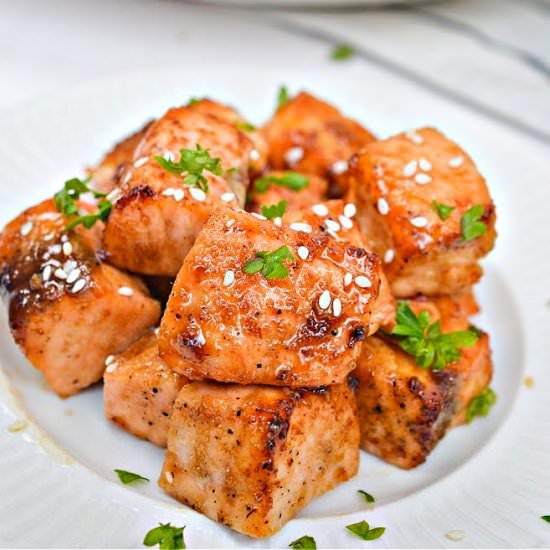 KETO TIKTOK AIR FRYER SALMON BITES - Recipe photo by Stylish Cravings