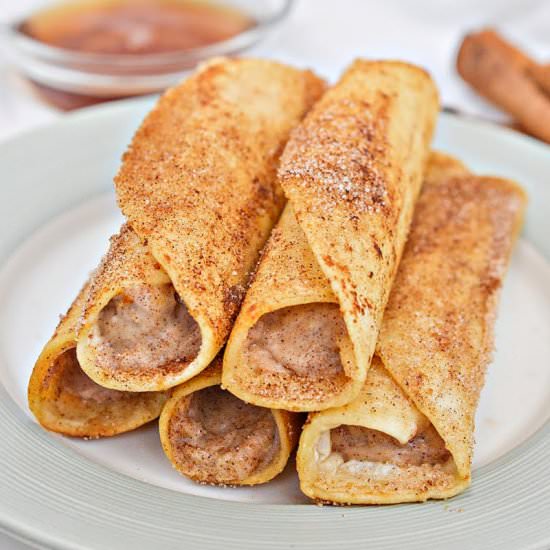 KETO CINNAMON CREAM CHEESE ROLL UPS - Recipe photo by Stylish Cravings