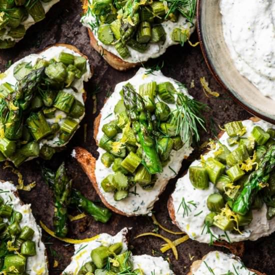 Asparagus Goat's Cheese Crostini - Recipe photo by nimpairings