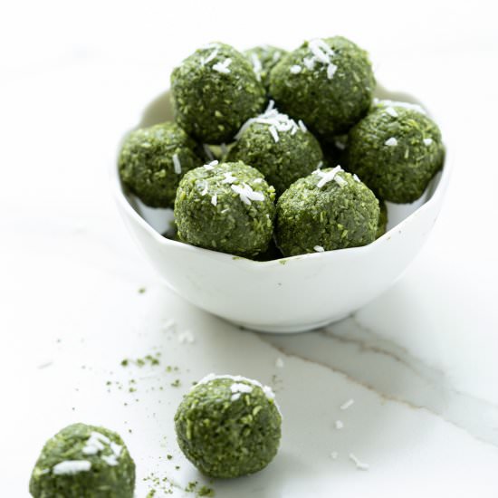 Matcha Green Tea Energy Bites - Recipe photo by eatfreshglow