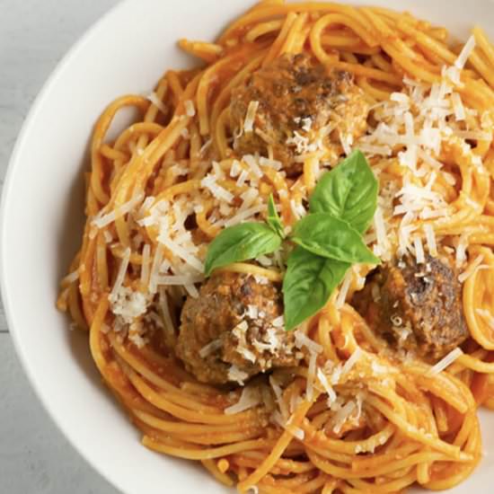 One Pot Spaghetti and Meatballs - Recipe photo by Framed Cooks