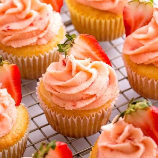 10 Easy Cupcake Recipes - Recipe photo by AllThingsMamma