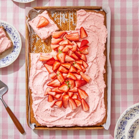 Vegan Strawberry Cake - Recipe photo by peanutbutterpluschocolate