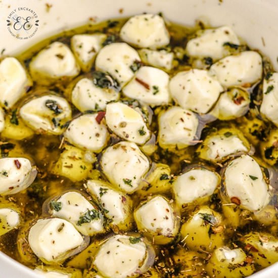 Marinated Mozzarella Balls - Recipe photo by emilyenchanted