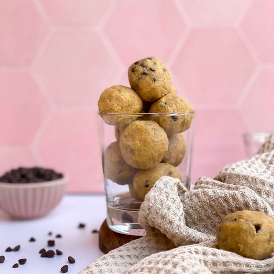 No Bake Cookie Dough Bites - Recipe photo by SimonaR90