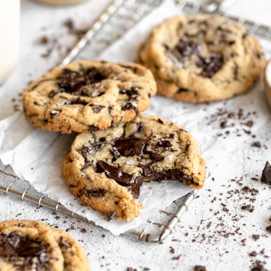 Tahini Chocolate Chip Cookies - Recipe photo by Jar Of Lemons