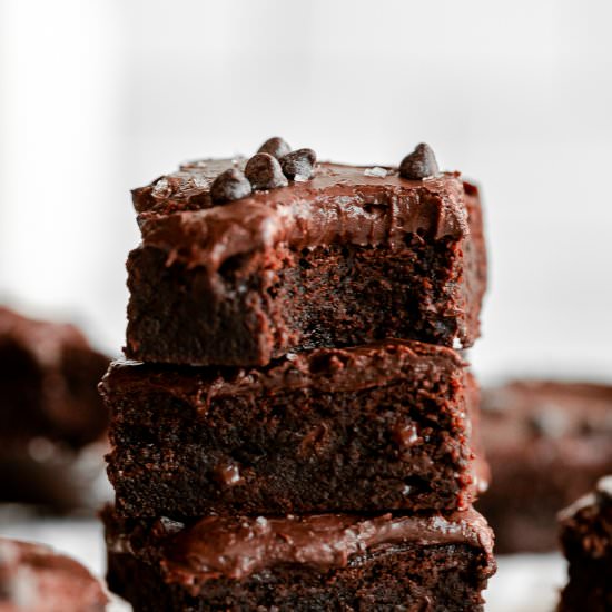 Healthy Fudgy Tahini Brownies - Recipe photo by Jar Of Lemons