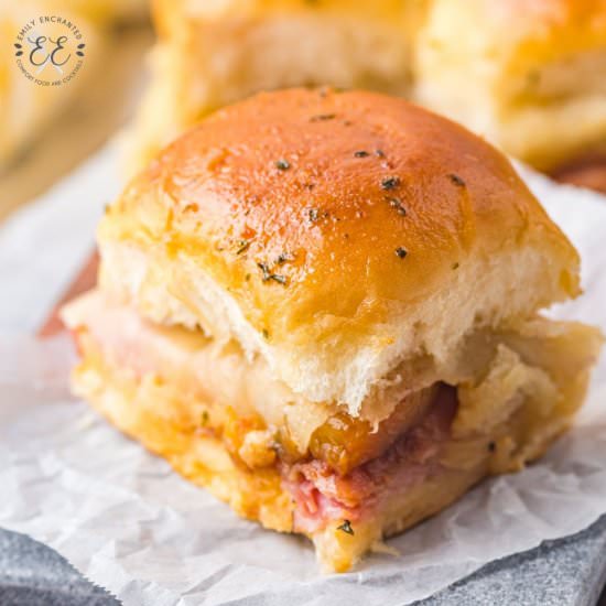 Hawaiian Ham and Cheese Sliders - Recipe photo by emilyenchanted