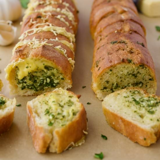 Vegan Garlic Cheesy Bread - Recipe photo by lavender_nina