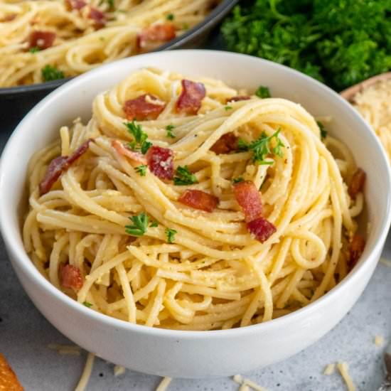 Easy Spaghetti Carbonara Recipe - Recipe photo by The Cooking Duo