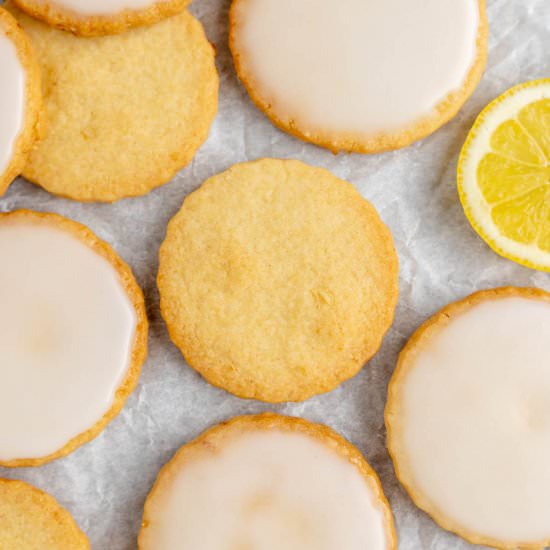 Lemon Shortbread Cookies - Recipe photo by marshasbakingaddiction
