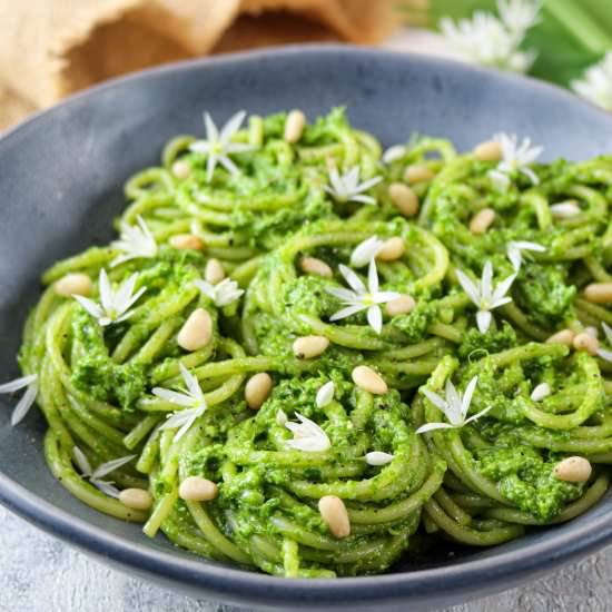 Vegan wild garlic pesto - Recipe photo by aVegTasteFromAtoZ